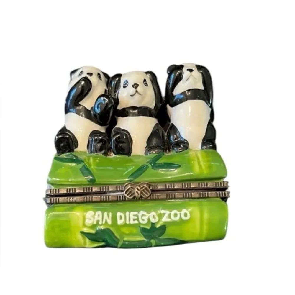 Panda trinket box from the San Diego zoo with a mini panda figure inside EUC